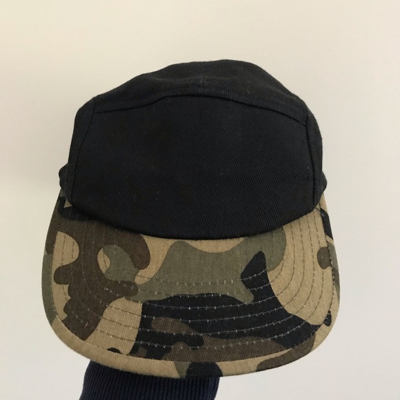 Black and Camo five panel hat - Picture 2 of 4